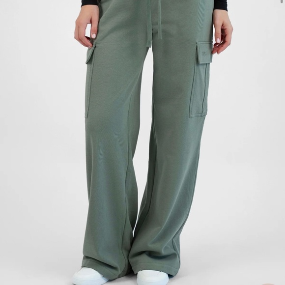 Matching set, new- never worn - Picture 4 of 4